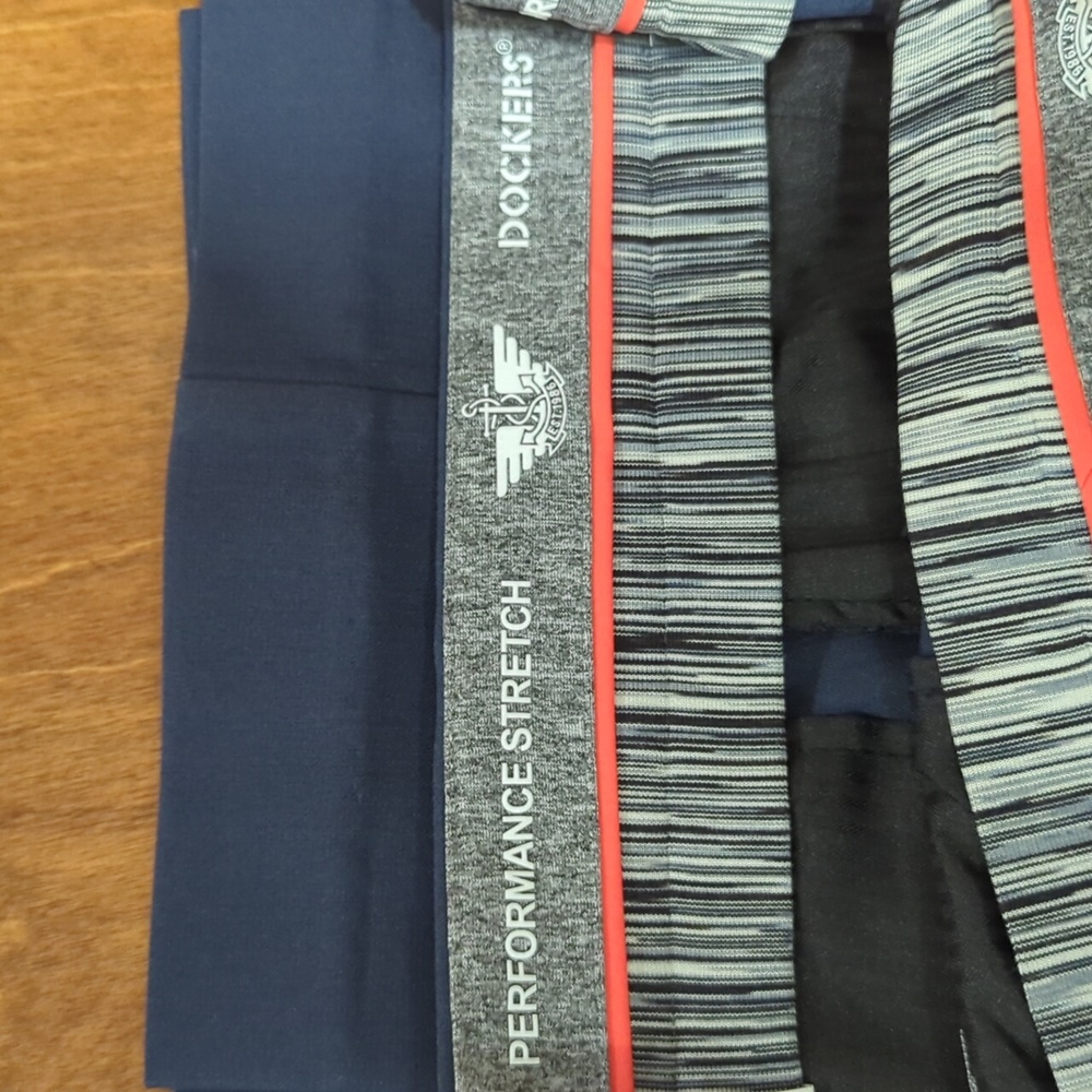 Dockers - Picture 2 of 3